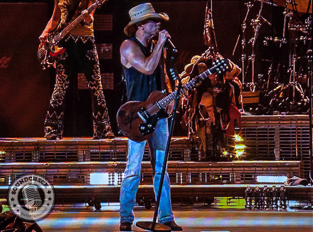 Kenny Chesney plays First Ontario Centre - Photo: Ray Williams
