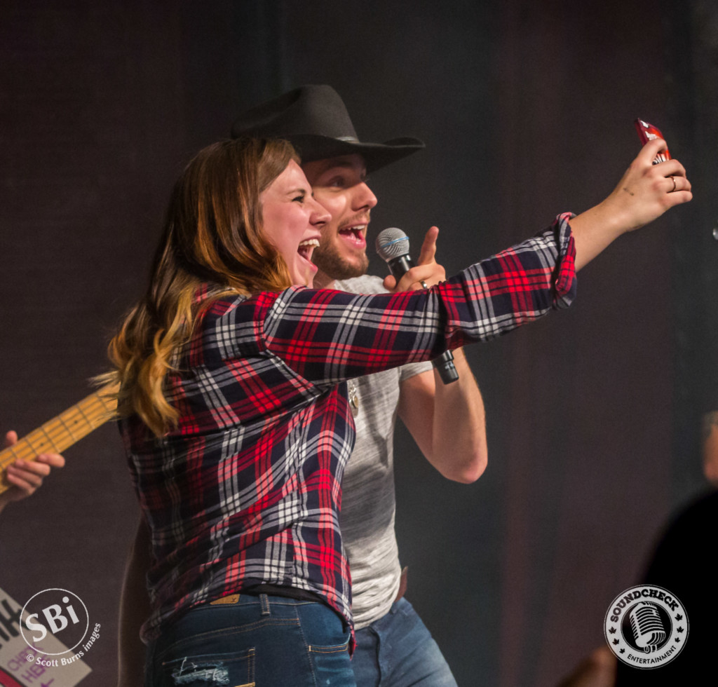 Brett Kissel makes a young girl VERY HAPPY at The Roxy Theatre in Barrie on the Airwaves Tour: Photo Scott Burns 