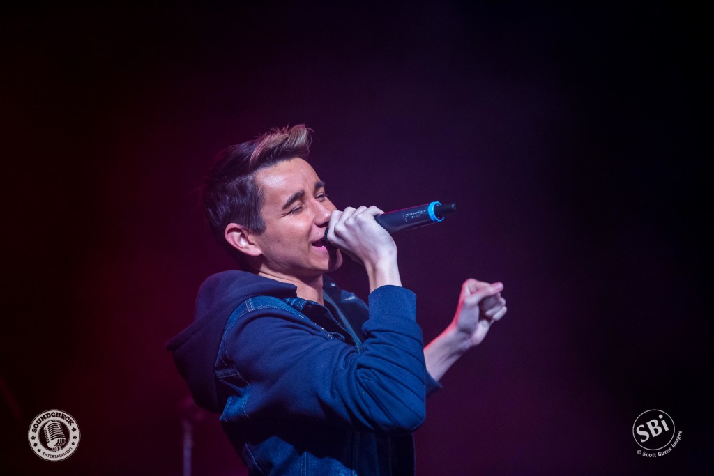 Jordan McIntosh Performs at The Roxy Theatre in Barrie on the Airwaves Tour: Photo Scott Burns 