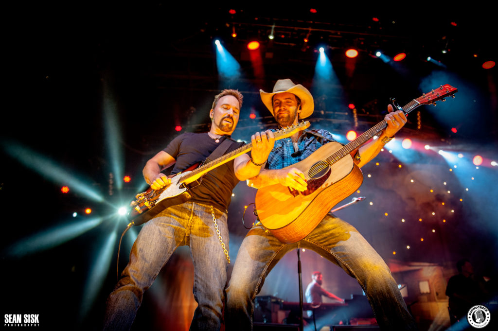 Dean Brody live at the Canadian Tire Centre in Ottawa - photo by Sean Sisk Photography for Sound Check Entertainment