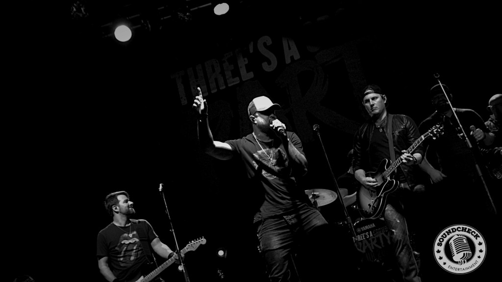 Tebey performs @ Dallas Night Club in Kitchener on the Three's A Party Tour - Photo: Corey Kelly