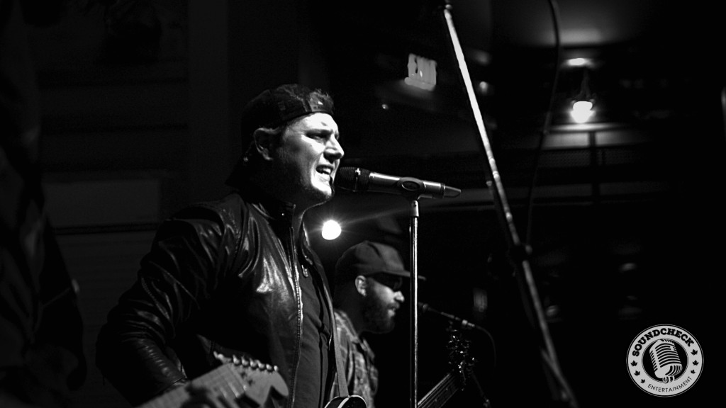 Jason Blaine performs @ Dallas Night Club in Kitchener on the Three's A Party Tour - Photo: Corey Kelly