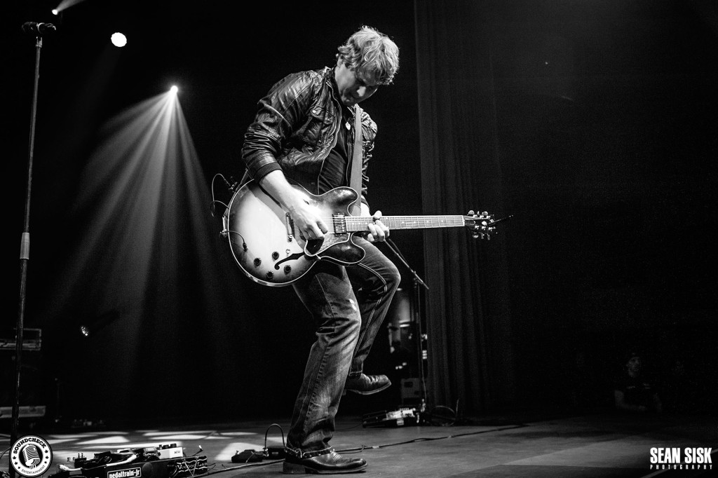 Jason Blaine jamming out at the Three's A Party Tour stop in Ottawa - Photo: Sean Sisk