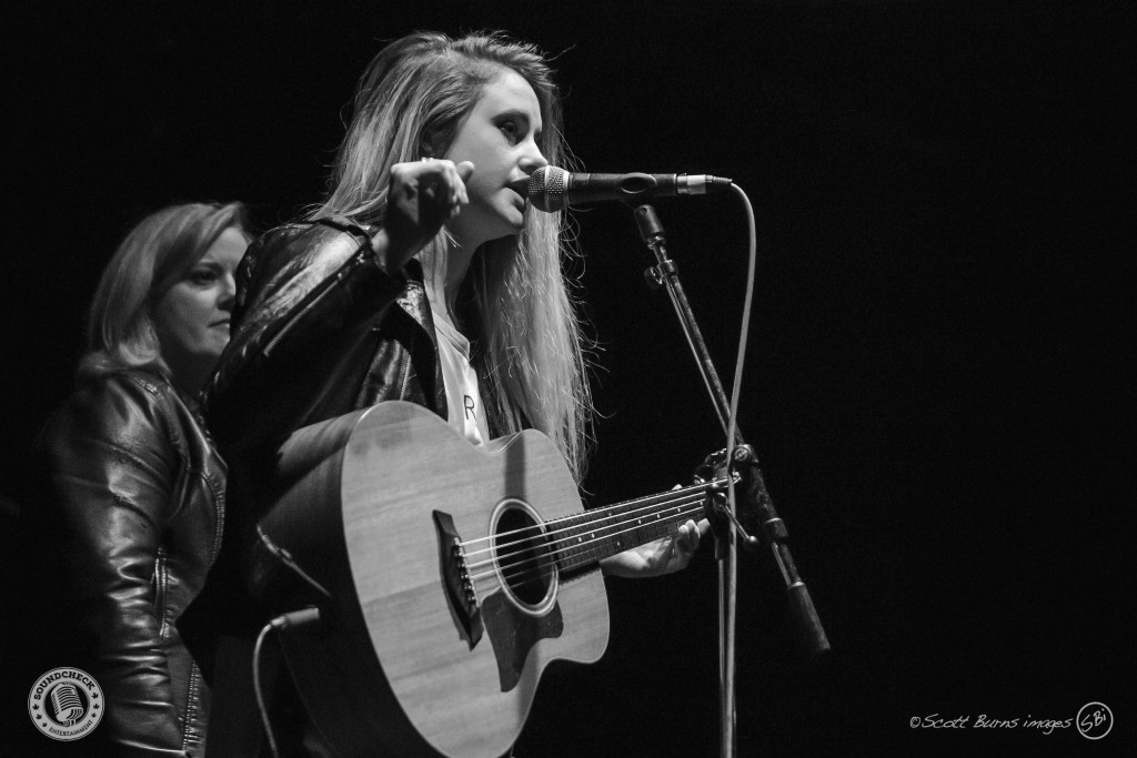 Sykamore performs at KX Country's Bright Light Big Country concert at The Phoenix Concert Theatre - Photo: Scott Burns
