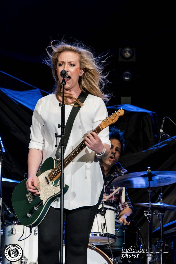 Clare Dunn performs at AMSOIL Arena in Duluth - Photo: In Action Photo
