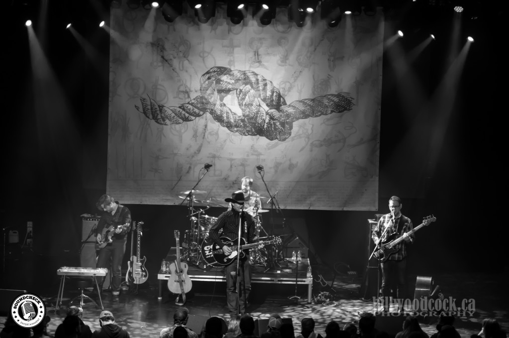 Corn Lund performs at the London Music Hall - Photo: Bill Woodcock
