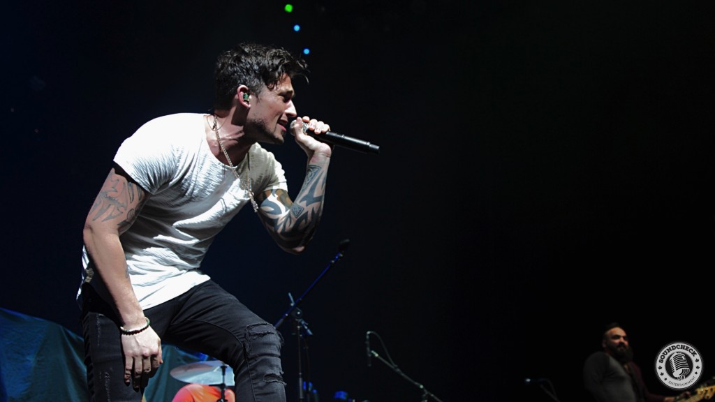 Michael Ray performs during the Blackout Tour @ Budweiser Gardens in London, Ontario - Photo: Corey Kelly