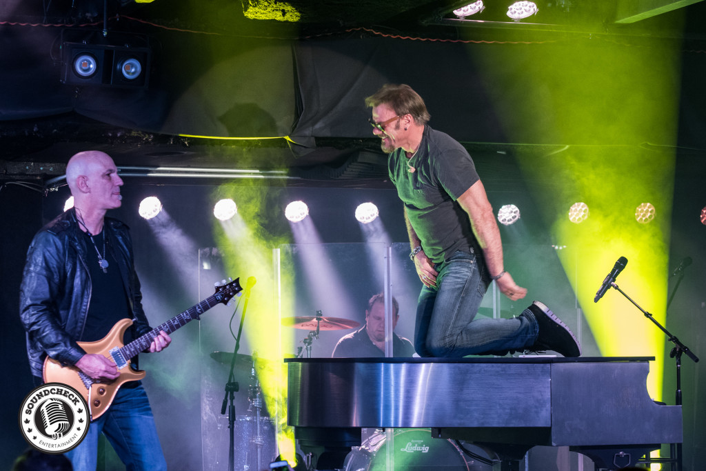 Phil Vassar rockin' the Medina Events Centre - Photo: In Action Photos 