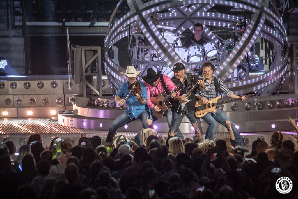 Garth Brooks performs at FirstOntario Center - Photo: Ray Williams