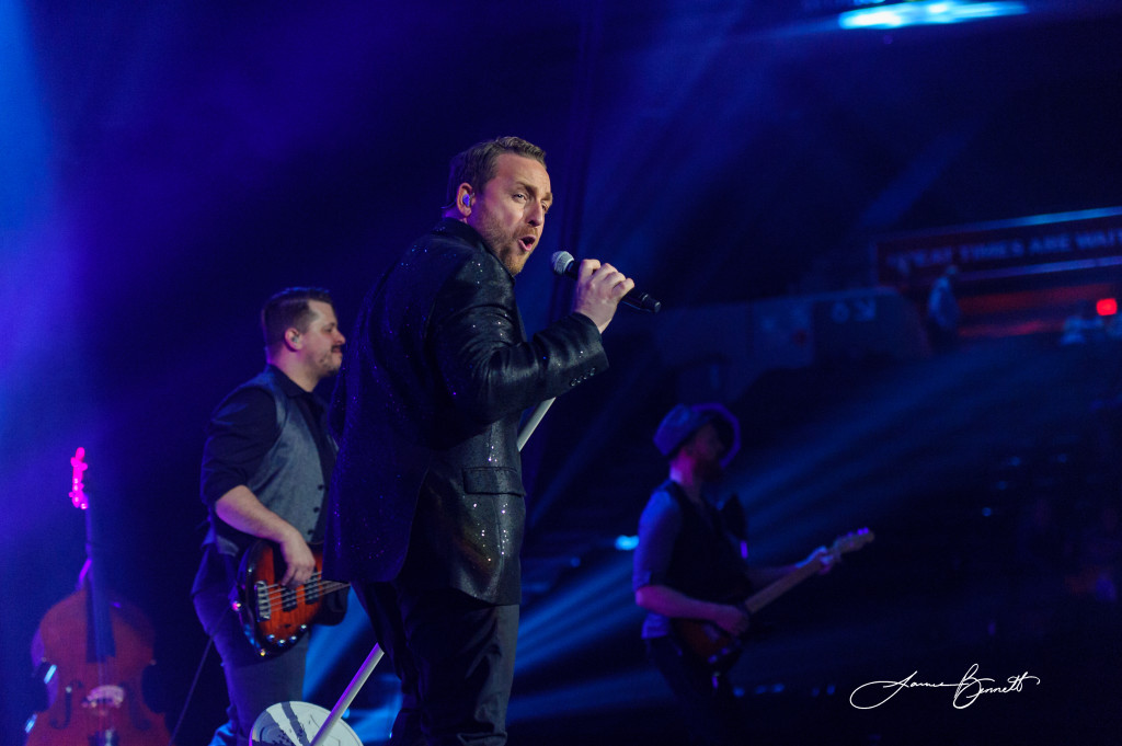 Johnny Reid performs at the Scotiabank Centre In Halifax - Photo: James Bennett