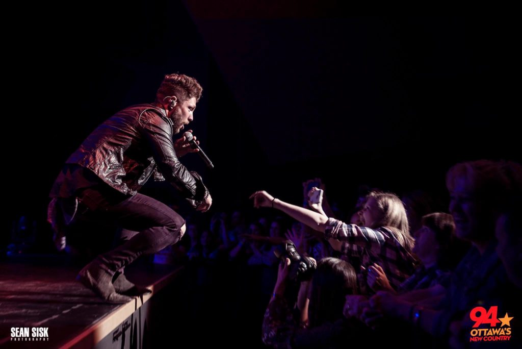 Chris Lane performs at New Country 94's Summer Kick Off Party - photo by Sean Sisk courtesy of New Country 94