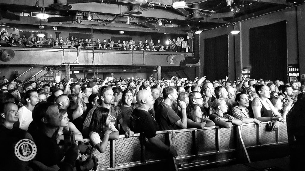 The Crowd taking in I Mother Earth at the Phoenix Concert Theatre in Toronto - Photo: Scott Burns