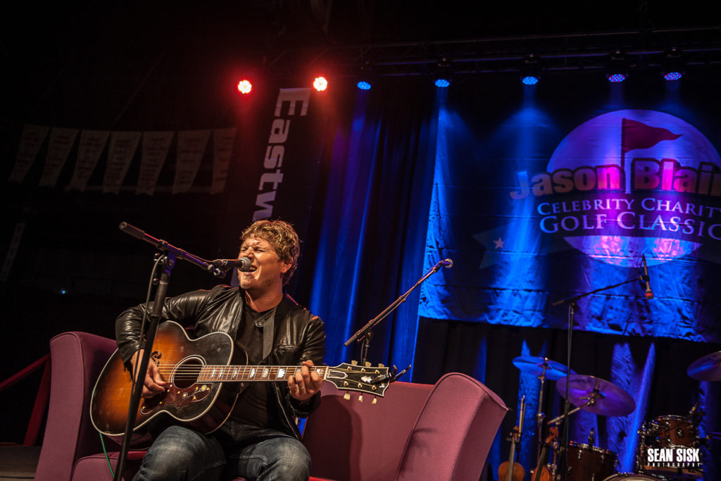 Jason Blaine performs during his Hometown Event - Photo: Sean Sisk