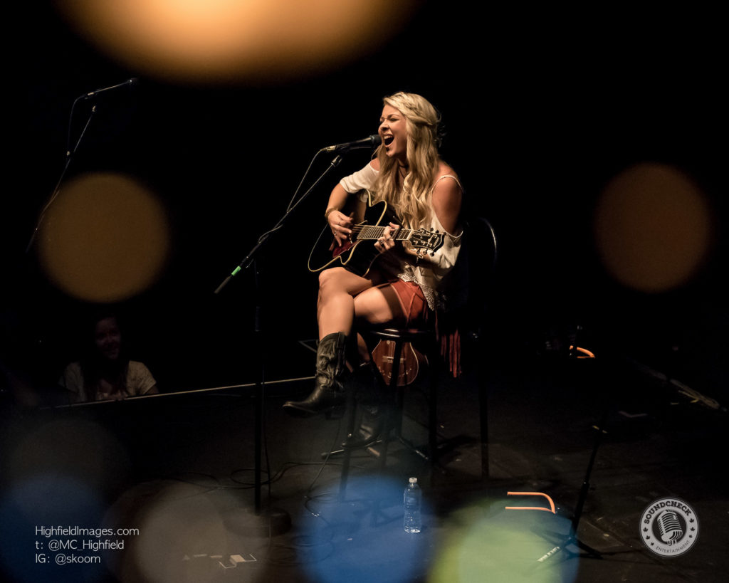 Madeline Merlo @ #Country4FortMac at The Phoenix in Toronto - Photo: Mike Highfield 