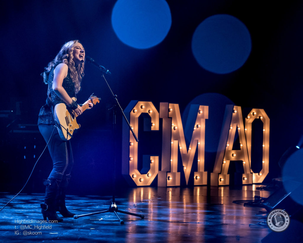 Tianna Woods performs at the CMAO Awards - photo by Mike Highfield