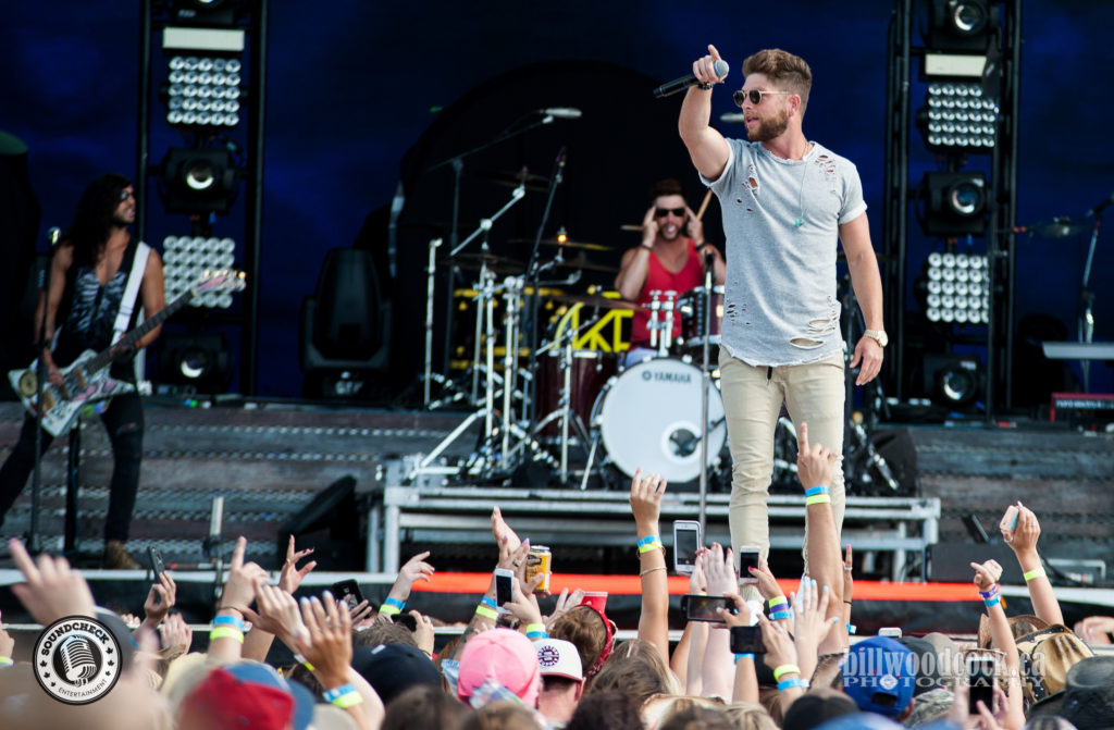 Chris Lane performs at Trackside Music Festival in London, ONT - Photo: Bill Woodcock