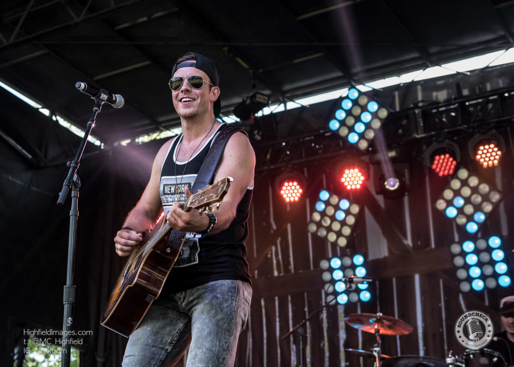Eric Ethridge performs at CMT Music Fest in Kitchener - Photo Mike Highfield