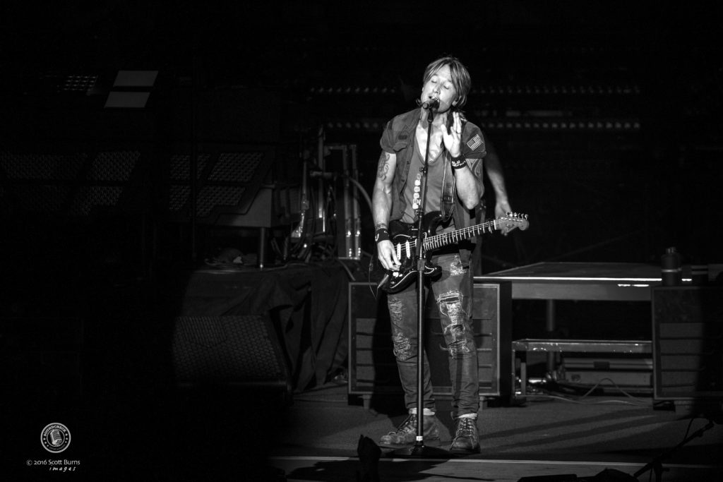 Keith Urban performs at the Molson Canadian Amphitheatre, Toronto. Photo: Scott Burns