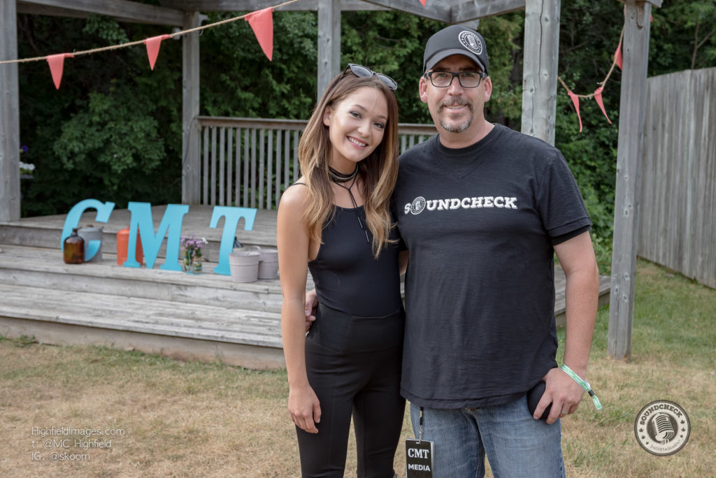 Corey chats with Kira Isabella backstage at CMT Music Fest - Photo: Mike Highfield