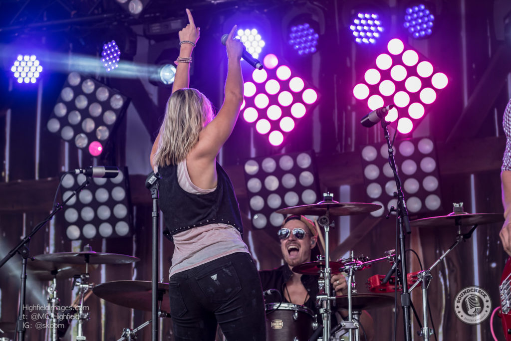 Leah Daniels performs at CMT Music Fest in Kitchener - Photo Mike Highfield
