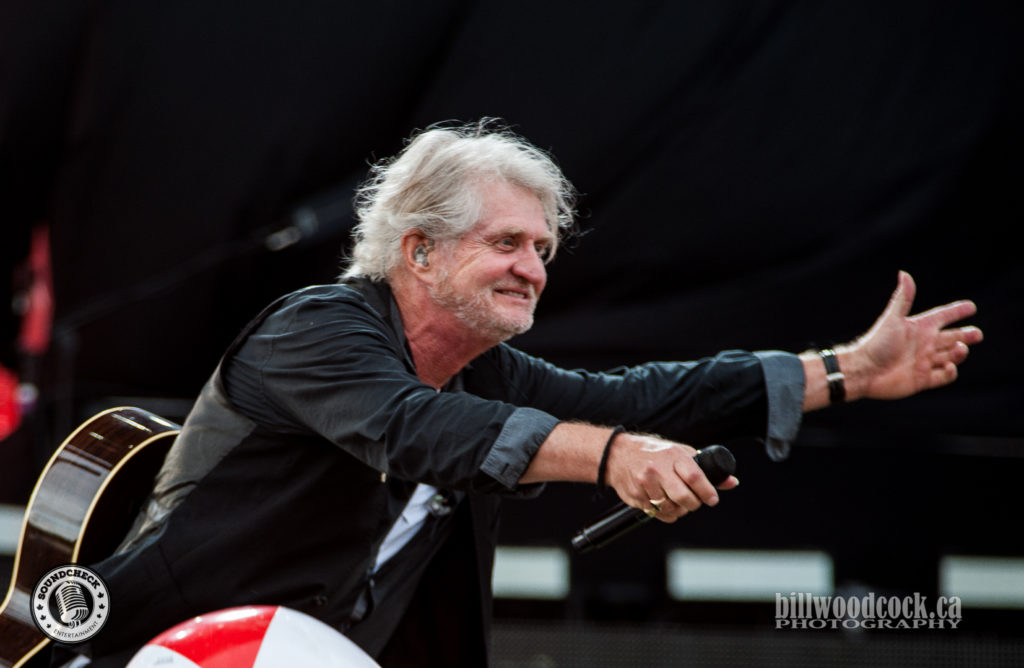 Tom Cochrane performs at CMT Music Fest in Kitchener - Photo Bill Woodcock