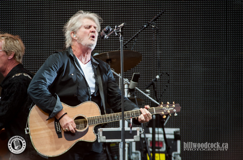 Tom Cochrane performs at CMT Music Fest in Kitchener - Photo Bill Woodcock