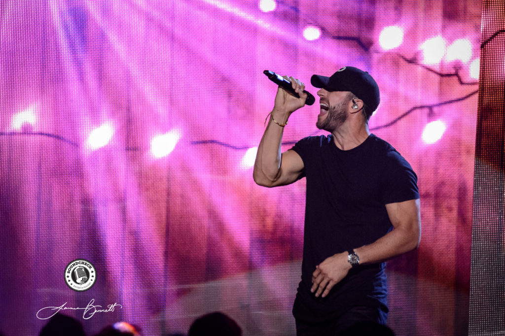 Sam Hunt performs during the CCMA Awards in London, ON - Photo: James Bennett