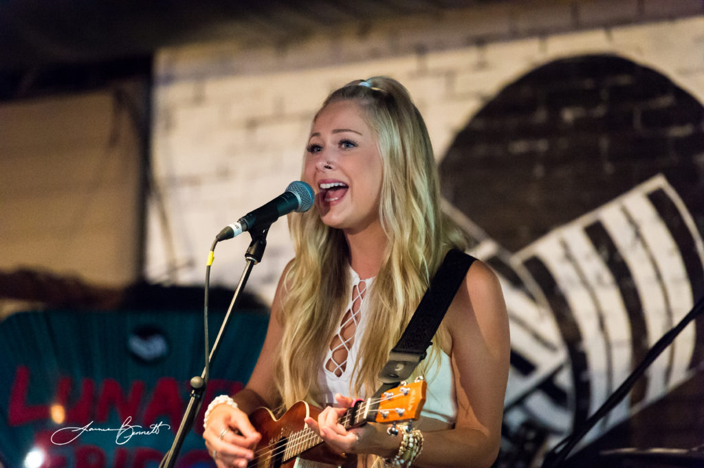 Madeline Merlo performs during the ORR CCMA party in London - Photo: 