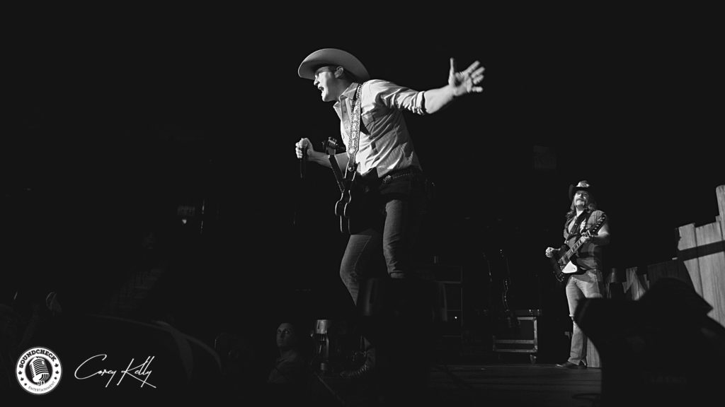 Jon Pardi working the crowd at General Motors Centre in Oshawa on the Me And My Kind Tour - Photo: Corey Kelly