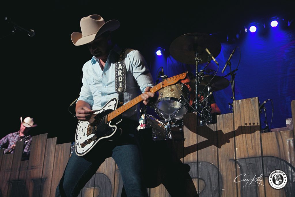Jon Pardi peforms at General Motors Centre in Oshawa on the Me And My Kind Tour - Photo: Corey Kelly