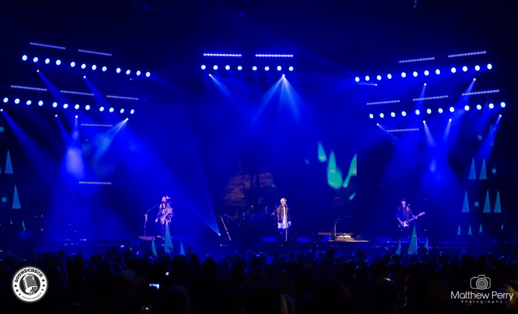 Hedley performs at iHeart Radio's Jingle Ball on November 25 at Air Canada Centre - photo by Matthew Perry